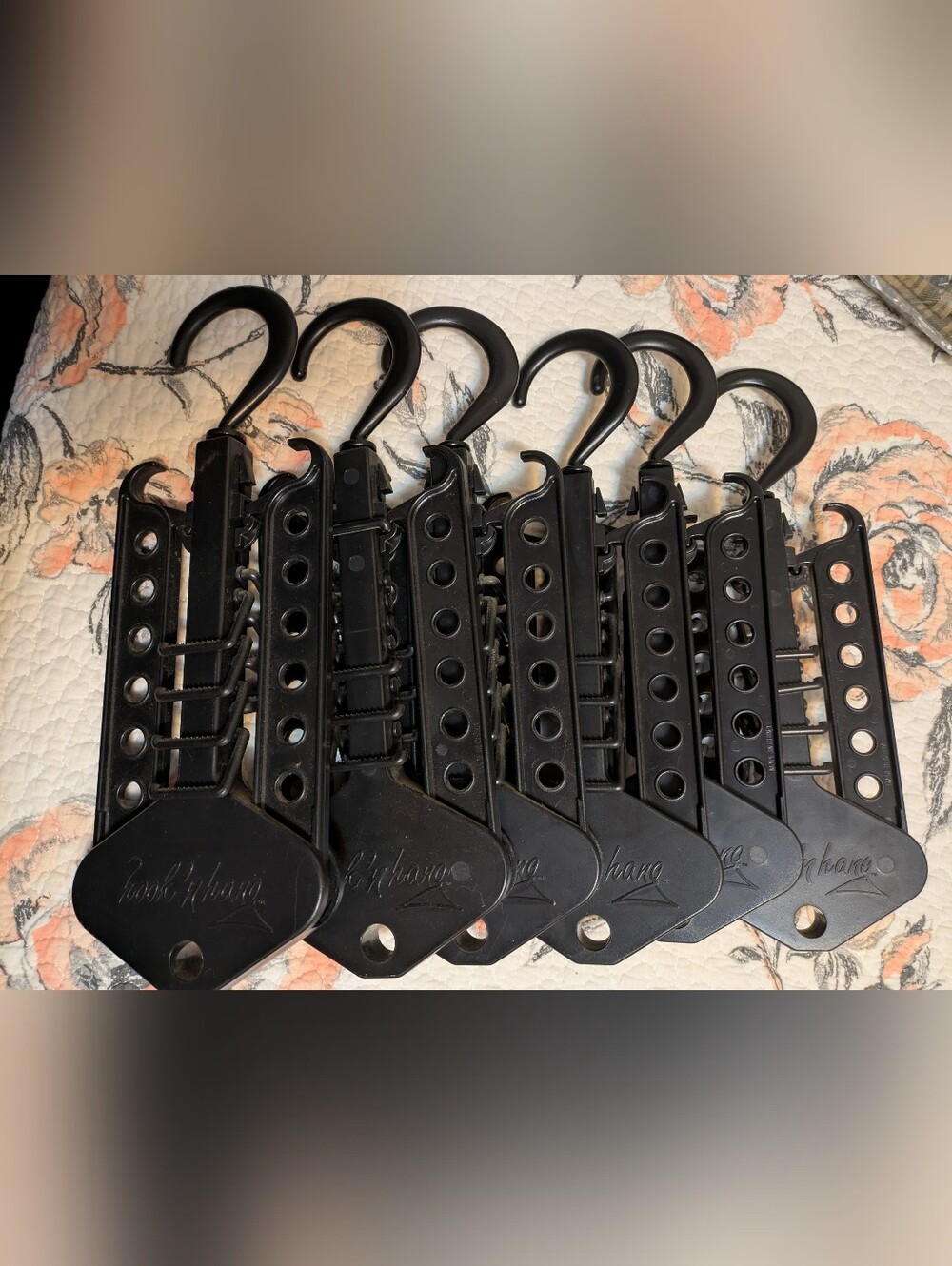 6 Pack Hook 'n Hang, Multi Use, Space-Saving Closet Hanger. 6 Pack - Picture 9 of 9